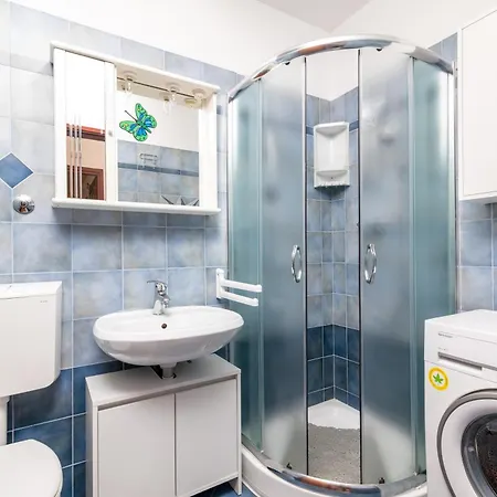 아파트 With Wifi Stinjan, - 24743