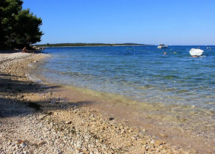 Appartamento With Wifi Stinjan, - 24743 Pola